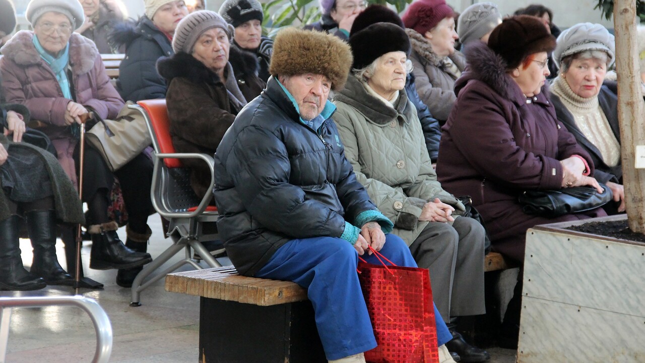 Пенсионный возраст начнут понижать за каждый год стажа – сюрприз для россиян С середины лета 2025 года для россиян, живущих ...