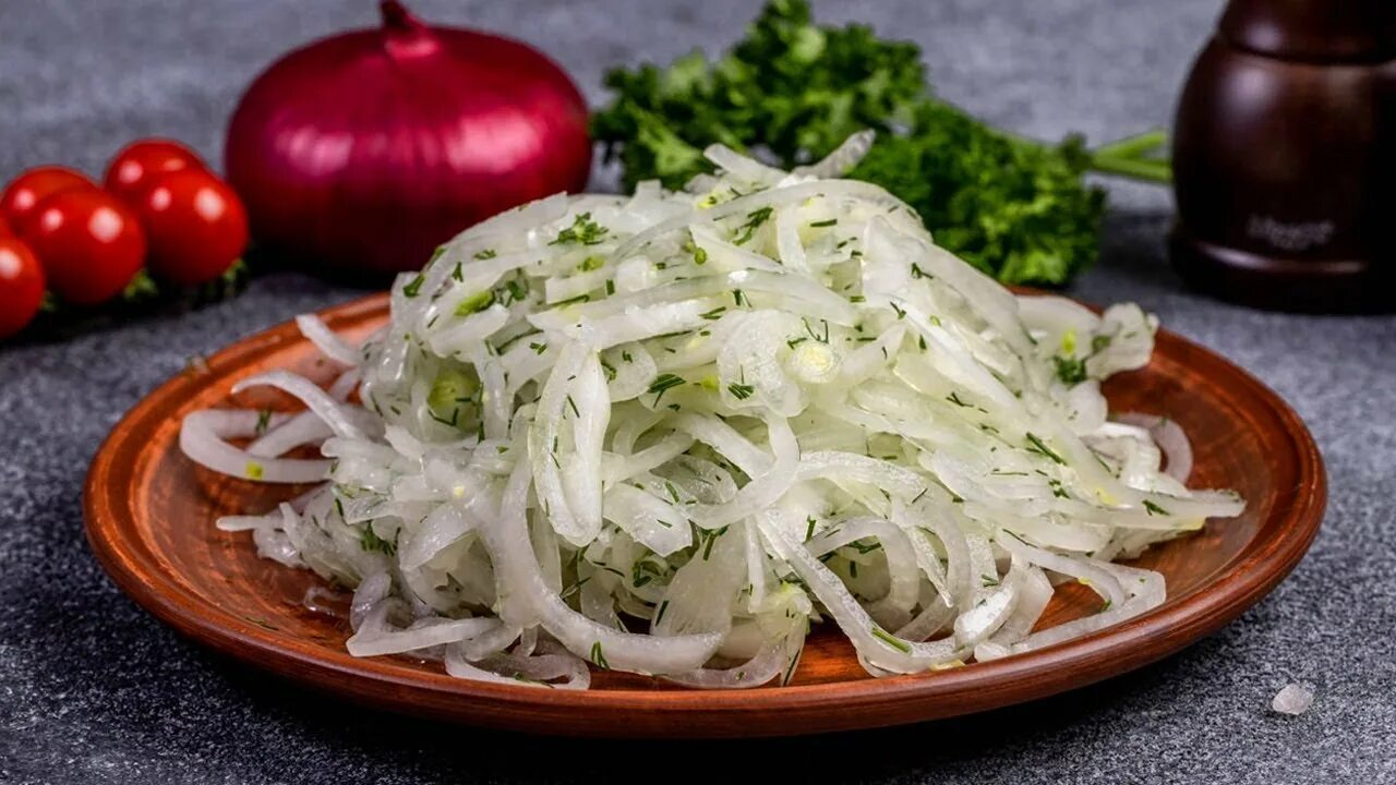 Маринованный лук творит чудеса — 3 вкусных рецепта для здоровья и красоты Маринованный лук — простая и универсальная заку...