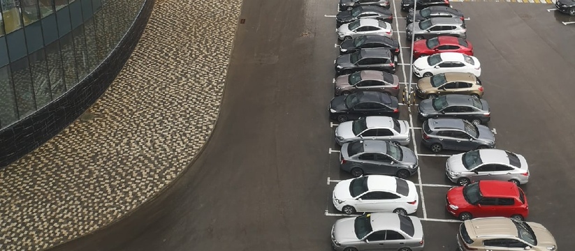 "Годовые обойдутся в 218 тысяч": в Казани хотят ввести абонементы на платные парковки