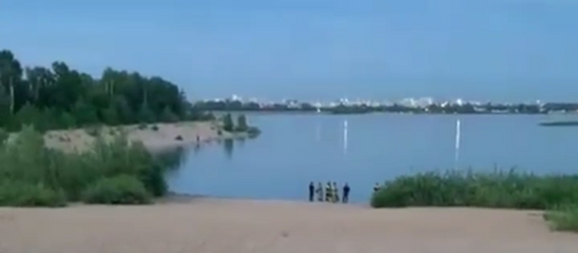 36-летний мужчина отдыхал с друзьями и купался в Казанке в районе Кировской дамбы.