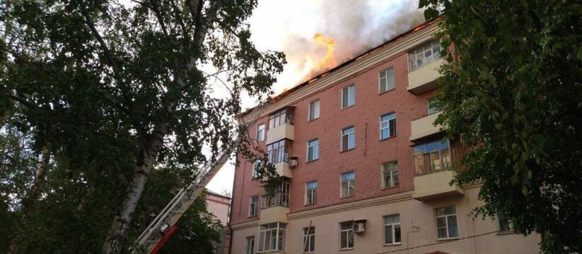 В Казани, в доме №8, расположенном на улице Чехова, произошел пожар