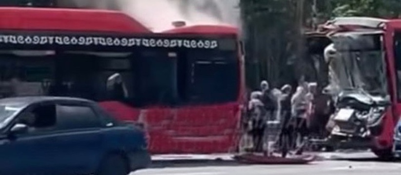 После столкновения пассажирских автобусов в Казани возбудили уголовное дело Следственный комитет Татарстана возбудил уголов...