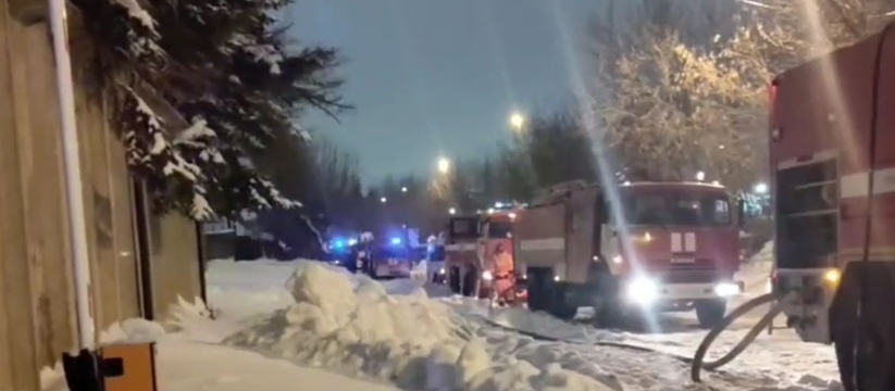 Ночью в Казани на улице Тэцевской произошёл пож...