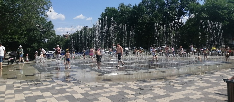 В Казани в прошлом году произошло ЧП - у ребенка пальцы ног застряли в решетке фонтана, расположенного в парке имени Горького