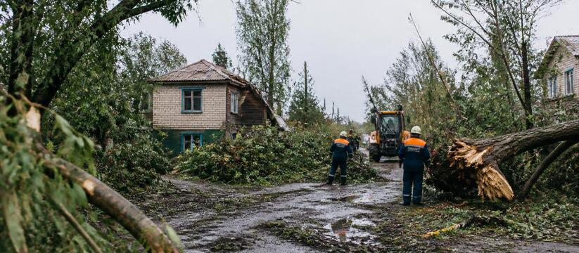 В Чистополе продолжают устранять последствия ст...