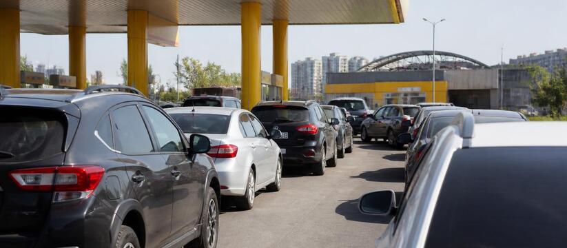 Ажиотажный спрос на бензин в Татарстане: за две...