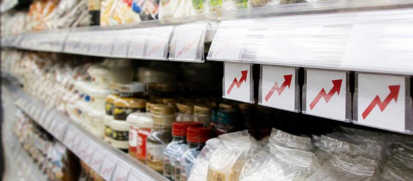 В августе в Японии подорожают более 2400 продук...