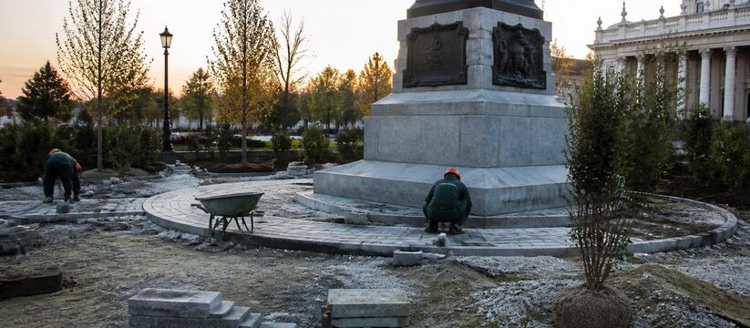 В Казани продолжают реконструкцию Ленинского са...