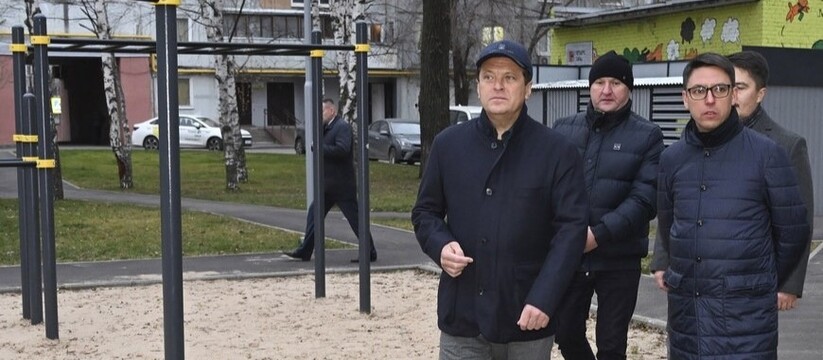 Во дворе на улице Амирхана появилась первая в Т...