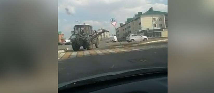 В Татарстане тракторист чуть не снес голову пешеходу газонокосилкой