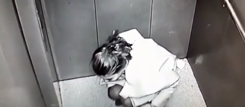 "Было страшно": в Казани девушка с грудным ребенком на 30 минут застряла в лифте уличного перехода