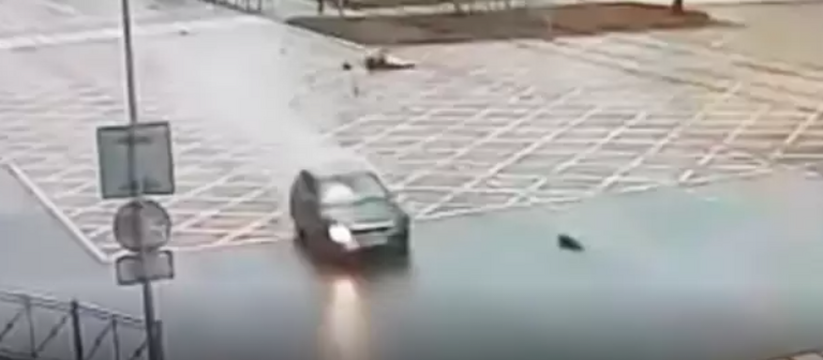 Ноги оторвало и отбросило: момент смертельного наезда на пенсионера в Казани попал на видео