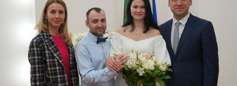 «Он так решил»: в Казани мобилизованный экстренно женился на своей невесте, обещал вернуться
