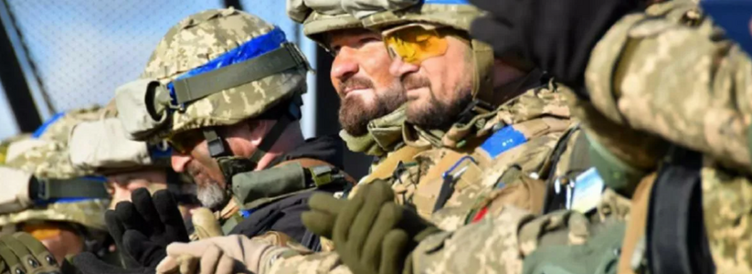 «Чтоб не думали бежать»: Киев перебросил под Артемовск наемников, чтобы остановить ВСУ от бегства