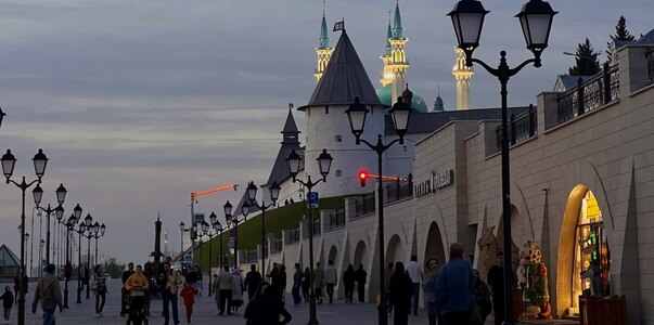 Казань вводит новые правила для курьеров на эле...