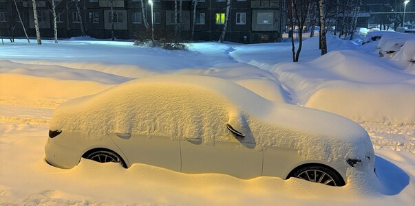 Более тысячи рабочих расчищали дворы Казани от ...