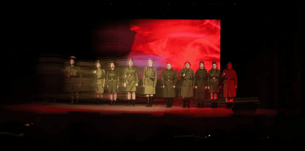 В преддверии Дня Победы театральная студия из К...