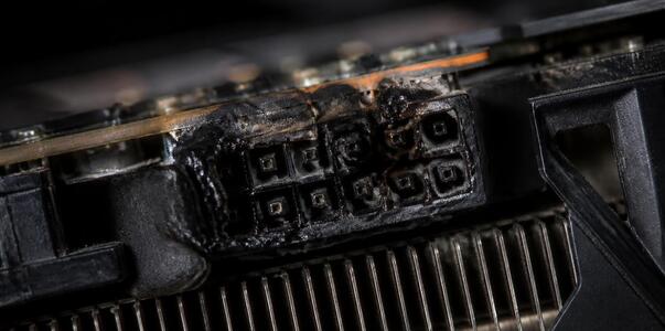 У RTX 5090 расплавился разъем питания при тесте...