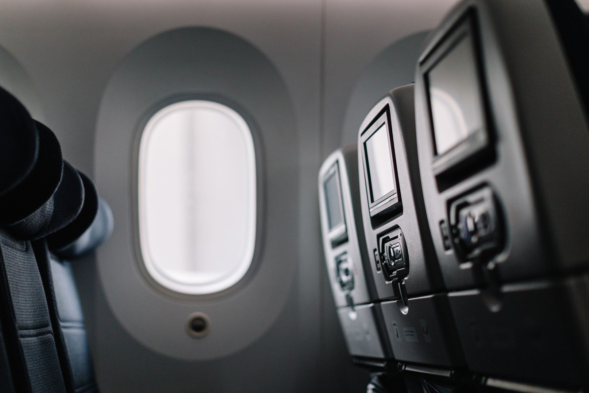  В самолет не зайти даже с билетом: авиакомпании придумали хитроумную ловушку для пассажиров 