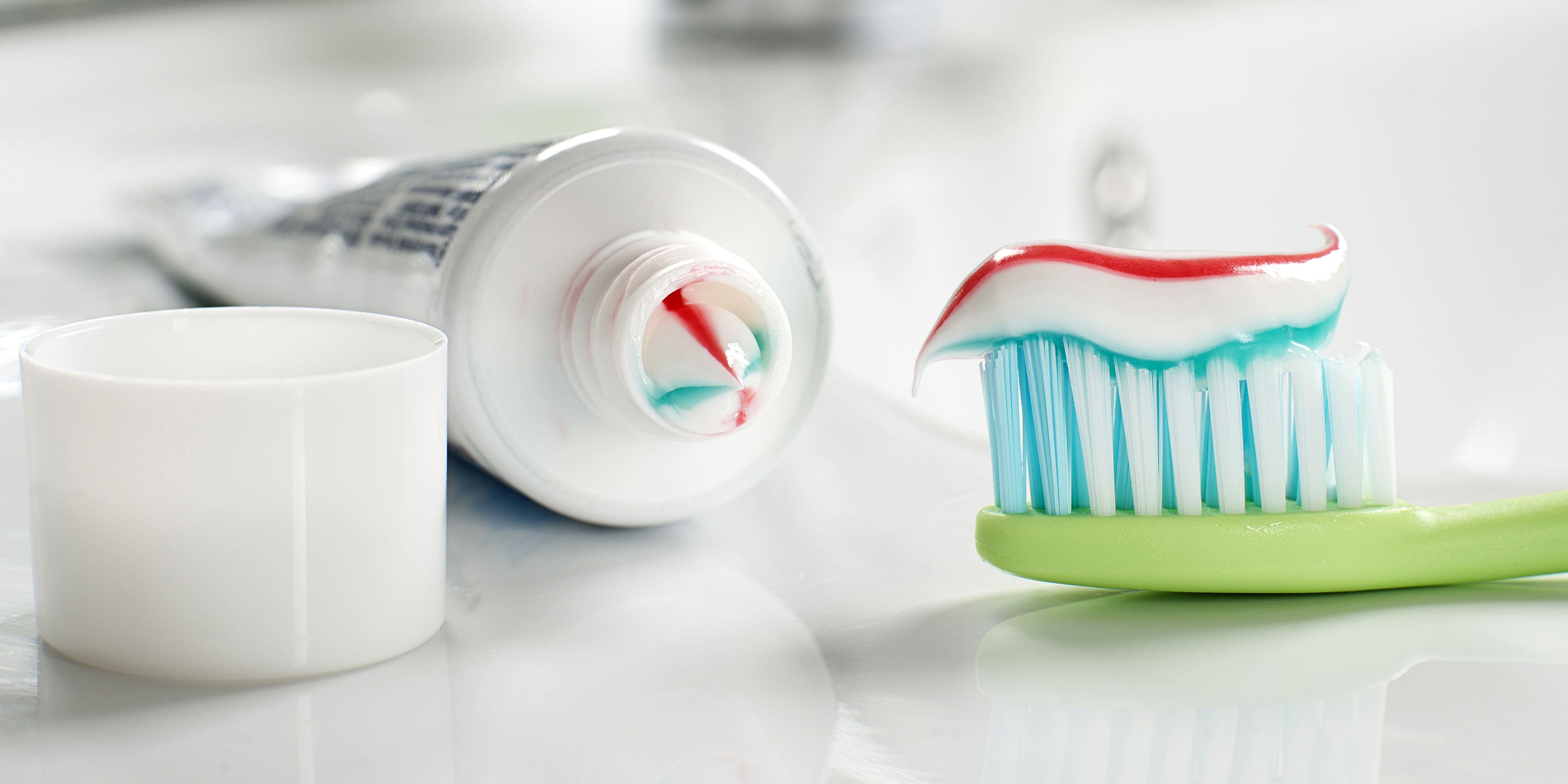 Популярную у россиян пасту Colgate сняли с продажи: зафиксированы опасные побочные эффекты