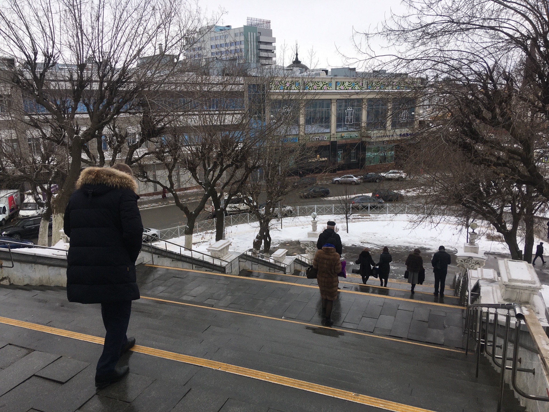  Обычная ходьба может навредить или помочь: эксперты рассказали, как правильно ходить после 50 