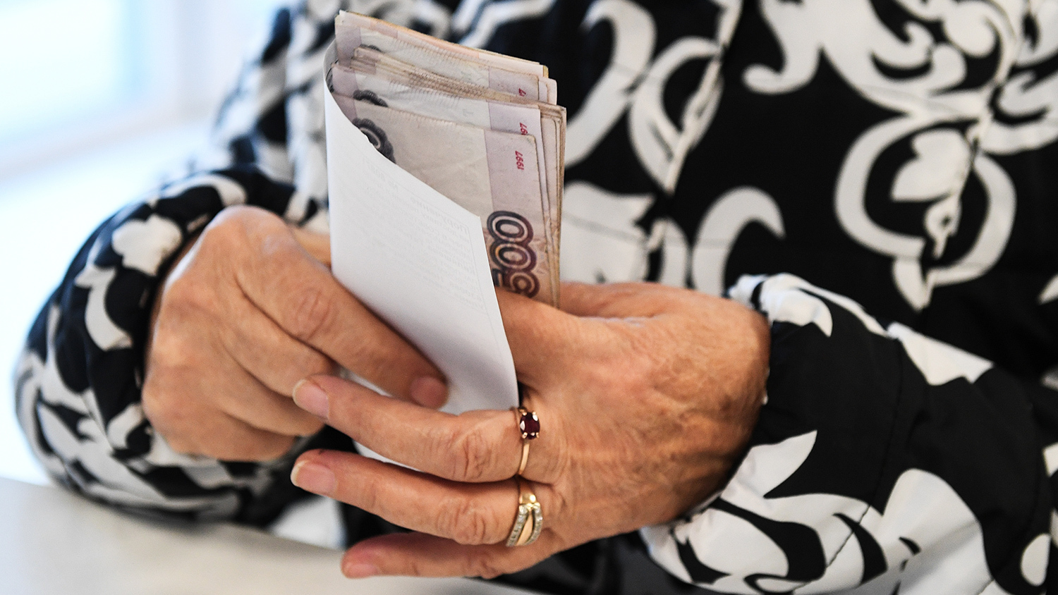  «Будет еще одна пенсия»: российских пенсионеров, доживших до 60-65 лет, ждет приятный сюрприз 