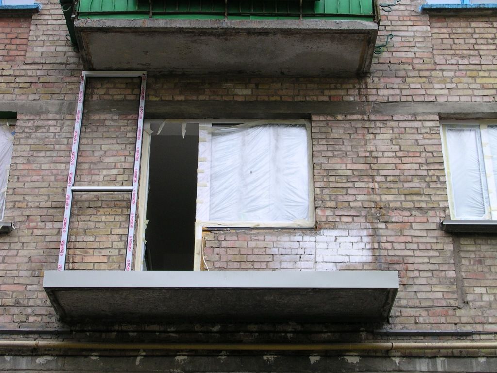  С июля 2024 года застекленные балконы под запретом: их заставят снять и не разрешат сделать заново 