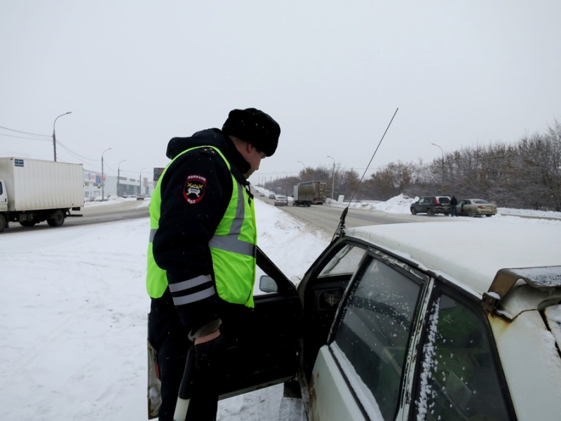  С марта начнут лишать прав за вождение без куртки: водителей ждет неожиданный сюрприз 