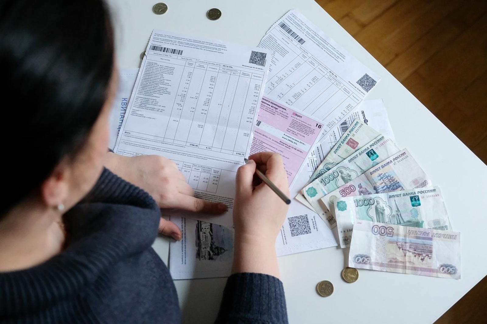  Сразу влепят штраф: в России жильцов обязали оплачивать сомнительные суммы в платежках ЖКХ  