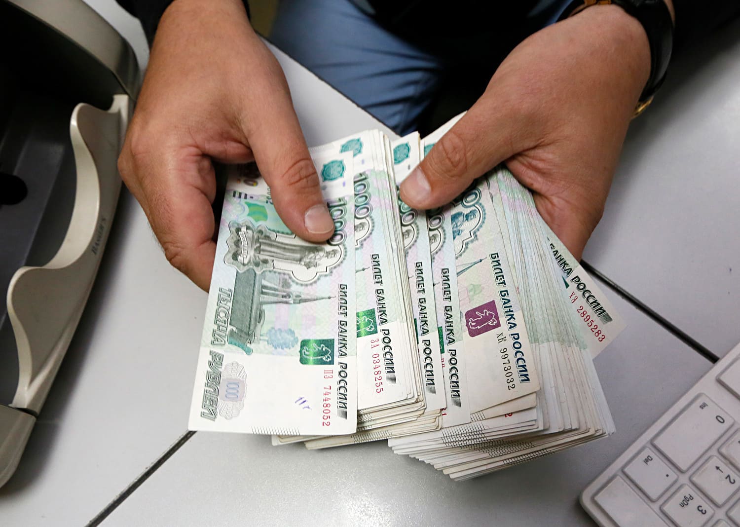  5 и 8 июля россиянам зачислят по 14 000 рублей – списки получателей 