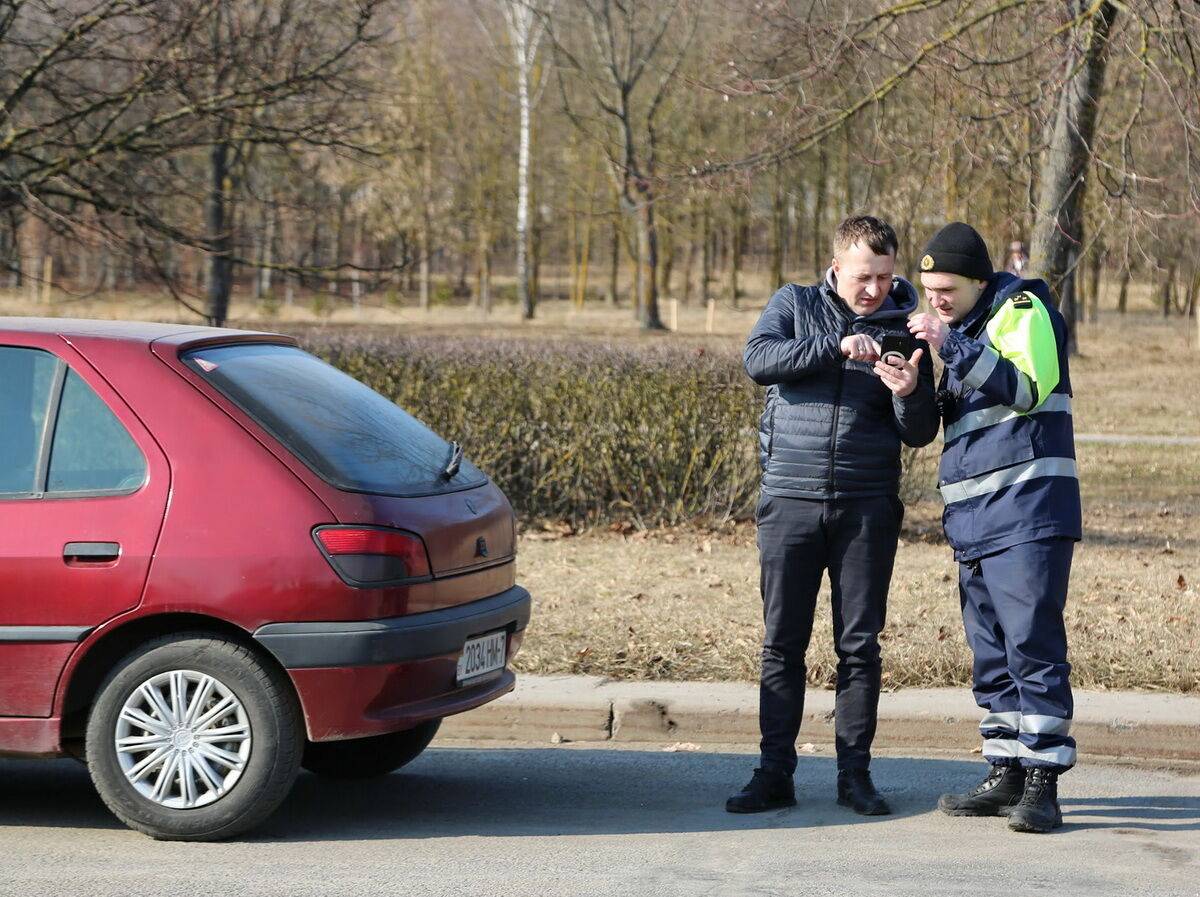 В ГАИ разъяснили: можно ли ехать на машине, если забыл права дома