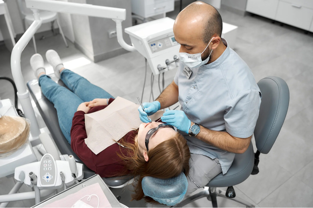  Казанцы отдают стоматологам  на лечение зубов миллионы каждый месяц, но этого можно избежать. Редакция собрала список стоматологий Казани 