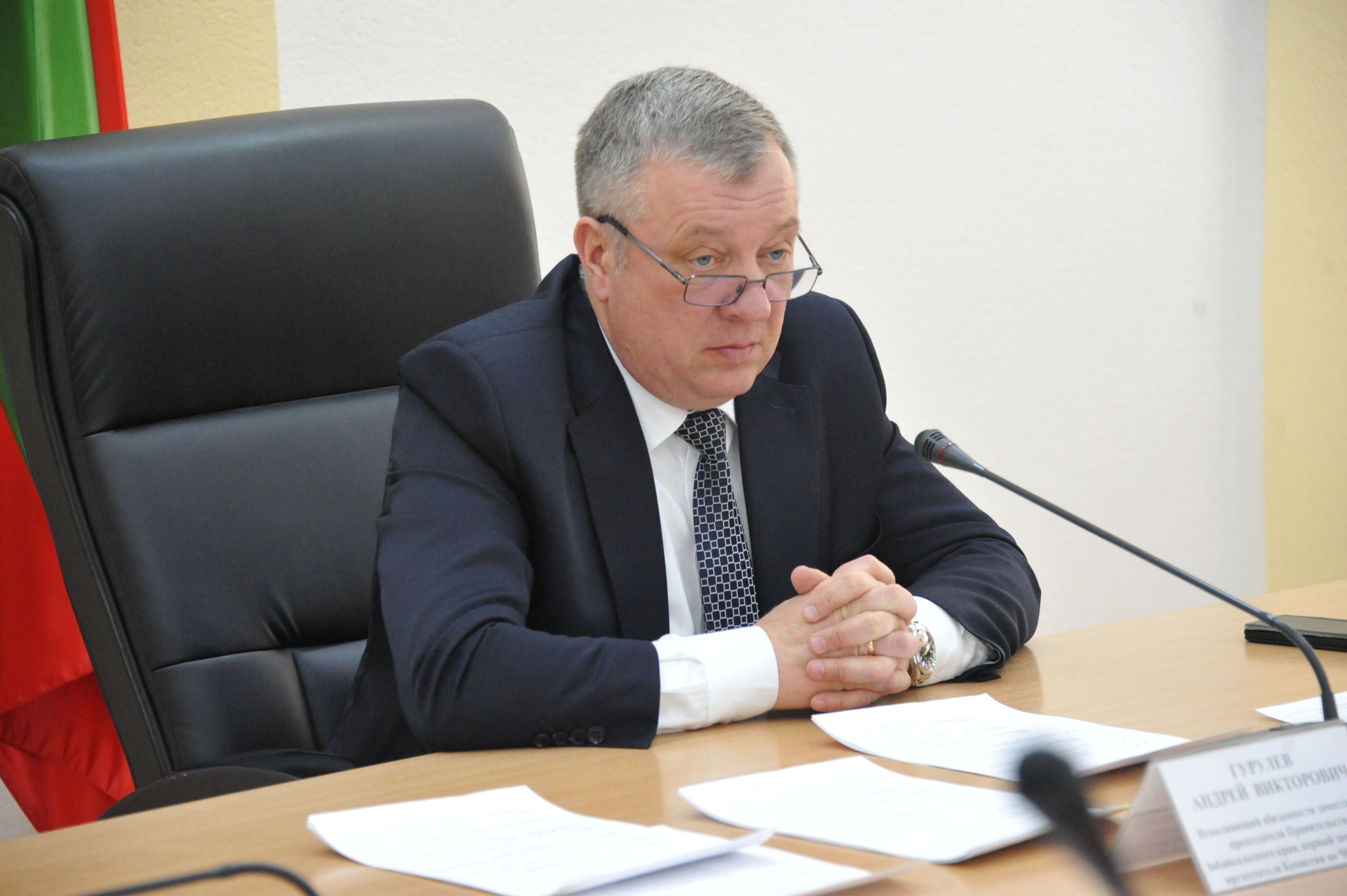  «Давайте каждому дадим по миллиарду без отчета»: депутат Госдумы Гурулев предложил раздать деньги командующим округов 