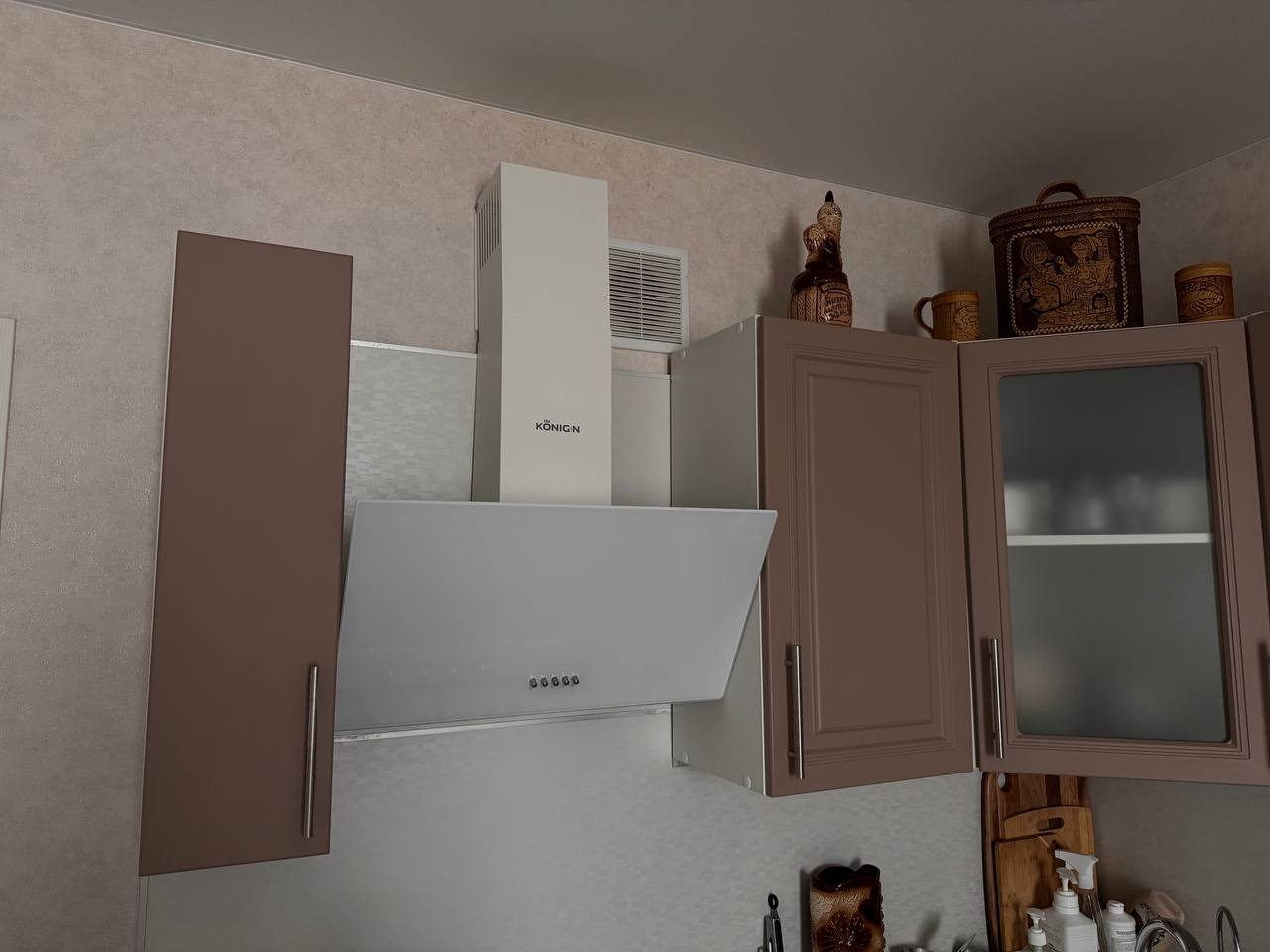 Умные хозяева больше не ставят вытяжки: какой удобный вариант для кухни стал новым трендом