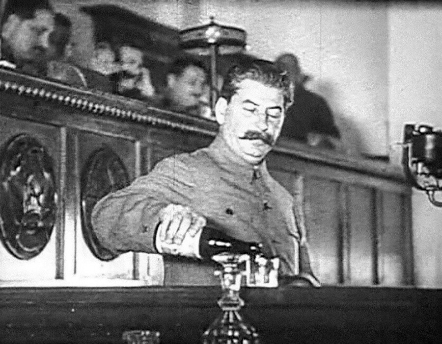  Привычка Сталина, которая помогала ему оставаться трезвым на длительных застольях 