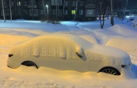 Более тысячи рабочих расчищали дворы Казани от ...