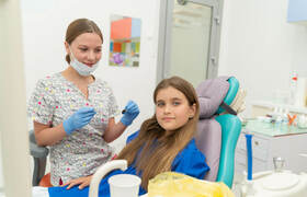 Наркоз, седация или принуждение? Как лечить зубы у детей, чтобы не посеять панический страх перед стоматологом на всю жизнь 