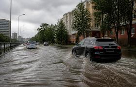 Ливень оставил под водой улицы Казани