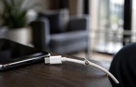 Дешевые зарядки для смартфонов могут вызвать пожар