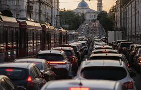 В Казани на Вахитова из-за ДТП собирается килом...