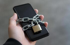 Мошенники блокируют iPhone под видом работодателей