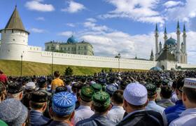 Единство в тюбетейках: как Казань отметила свое...