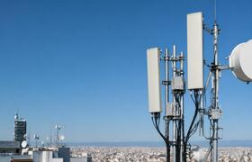 Сети 5G заработали в 16 городах России, но iPho...